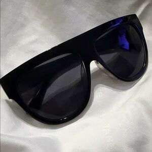 Simply Vera Wang Oversized Black Shield Sunglasses